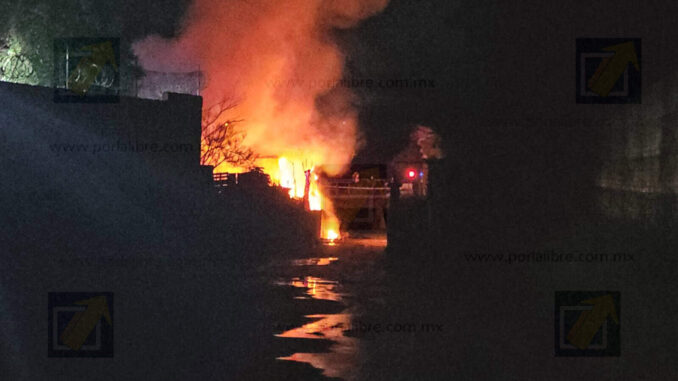 Incendian «picadero» en la colonia Granjas; al parecer dos muertos