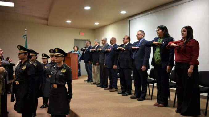 Participa Fiscal Carlos Salas en celebración del 20 aniversario del Colegio de Chihuahua