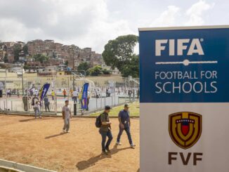 Jugar al fútbol y estudiar, el proyecto de la FIFA que llegará a 500 escuelas de Venezuela