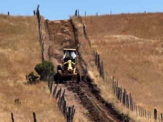 Rehabilita Desarrollo Rural camino saca cosechas en beneficio de 450 ejidatarios, en Madera