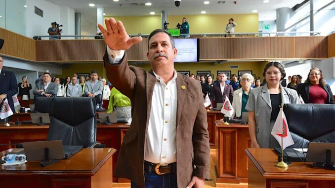 Rindió protesta el diputado Jaime Torres Amaya
