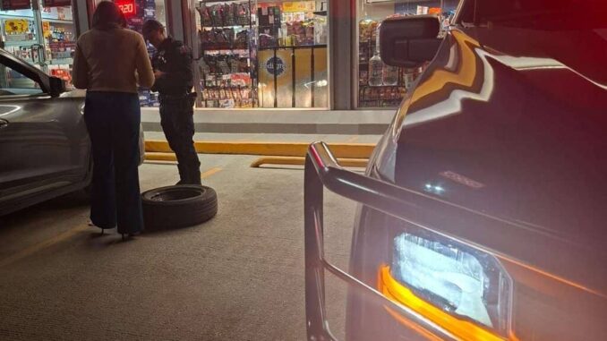 Mujer queda varada en el Valle y agentes municipales acuden a auxiliarla