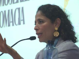 Encargada de Embajada de México abandona Perú tras ruptura de relaciones diplomáticas