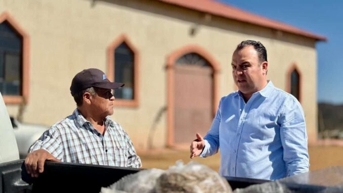 Memo Ramírez visita albergues y familias de Parral; entrega apoyos alimentarios a más de 200 familias