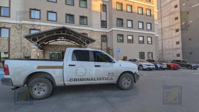 Ejecutan a pareja tras salir de un bar, los identifican;  otro queda herido