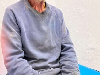 Solicitan apoyo para localizar a familia de hombre extraviado