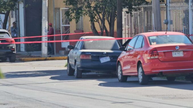 Hombre es hallado sin vida en un vehículo en la colonia Santo Niño