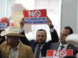 Arturo Medina detiene sesión del Congreso; saca a diputados a atender a campesinos