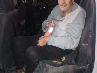 Piden apoyo para localizar a familia de hombre extraviado