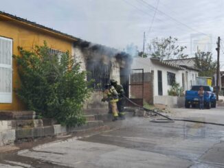 Incendio arrasa vivienda en el Cerro de la Cruz