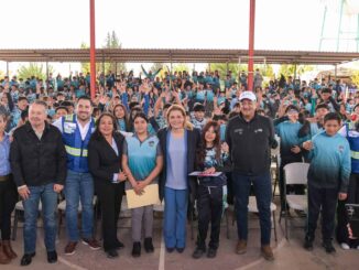 Maru Campos preside entrega de mobiliario y equipo para 36 escuelas de la región noroeste del estado