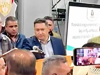 Productores irrumpen y expulsan entre gritos de “traidor” a Martín Solís en debate por Ley de Aguas