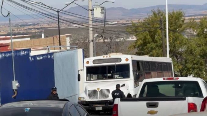 Disparan contra un camión urbano cuando transitaba por una colonia de Cuauhtémoc