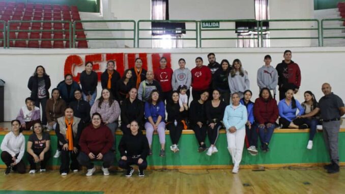 Realizan taller de prevención y defensa personal para mujeres del CEJUM