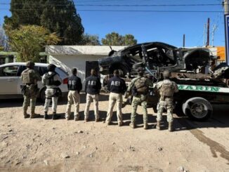 Durante cateo en El Sauzal, asegura AEI droga, vehículos con reporte de robo y autopartes