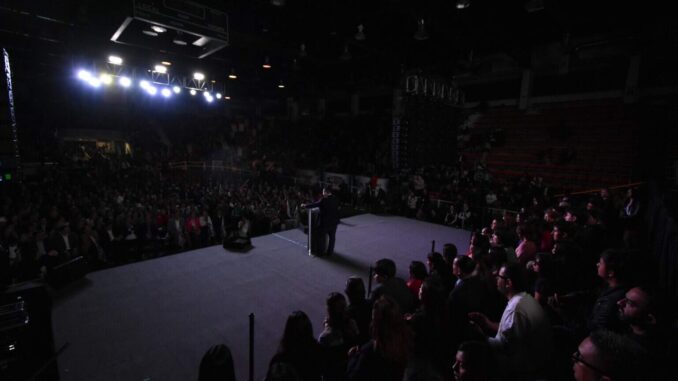 Realiza Alfredo Chávez primer Informe de actividades