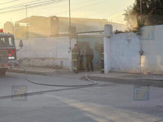 Se registra incendio en casa de Villa Juárez