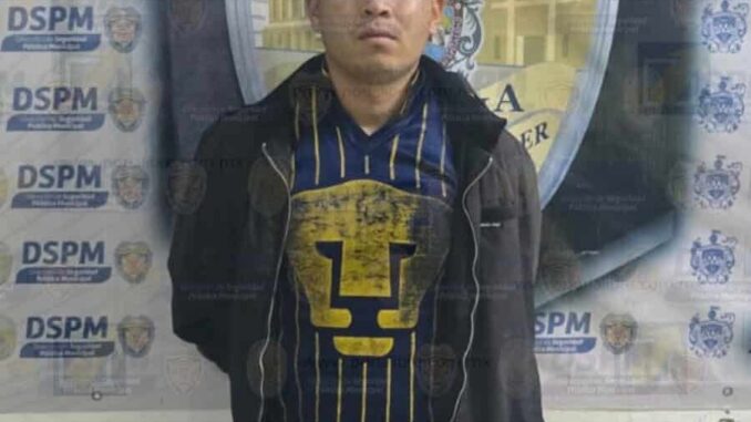 Policías Municipales detienen a joven con 46 bolsitas con cristal y un arma