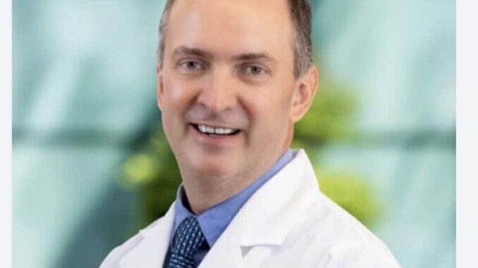 Médico mexicano evita tragedia en el vuelo 421 Miami-CDMX