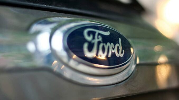 Alertan fallo en más de 8 mil automóviles marca Ford