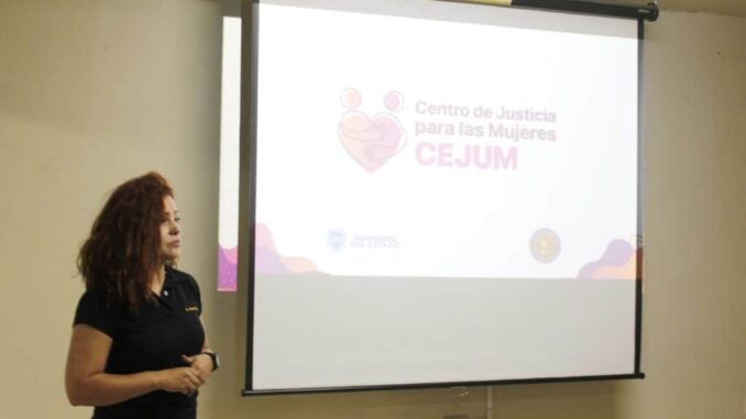 Imparte CEJUM plática sobre violencia en el noviazgo