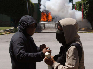 Activistas vuelven a protestar por caso Ayotzinapa en Guerrero