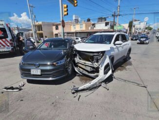 Choque deja a dos mujeres heridas de la colonia Colinas del Sol 