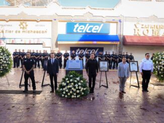 Autoridades municipales honran la memoria de bomberos caídos en cumplimiento de su deber