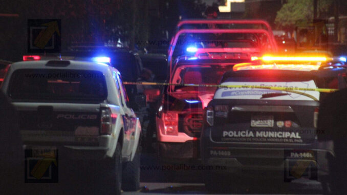 Mujer es asesinada dentro de camioneta en la colonia El Porvenir