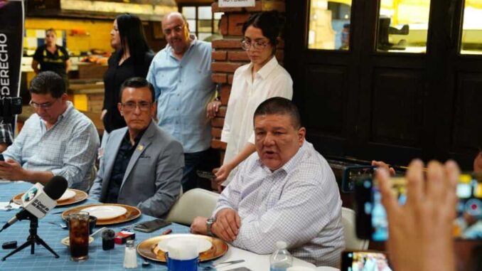 Ofrece Fiscal de Distrito Zona Centro a reporteros, actualización sobre la Procuración de Justicia