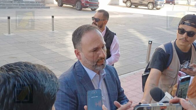 Retiran más de 70 camiones irregulares en Juárez para modernizar el transporte público