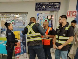 Capacitan a empleados de maquiladora sobre violencia familiar y de género