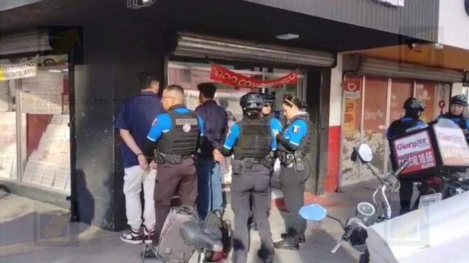 Detienen a dos jóvenes por pagar con billetes falsos en comercios del centro
