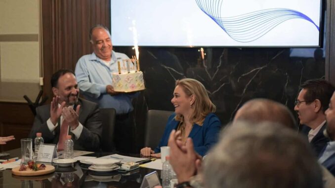 Festeja Gabinete Estatal a la gobernadora Maru Campos por su cumpleaños