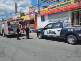 Fuego en local de pollo moviliza a policías, bomberos y paramédicos a la colonia Ignacio Allende