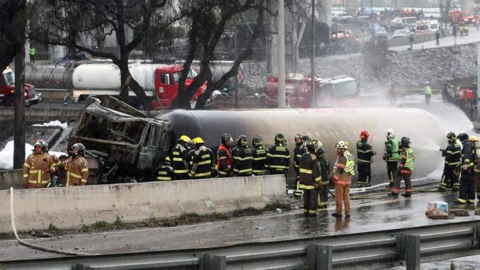 «Asumiremos nuestra responsabilidad», dice empresa dueña de pipa accidentada en Iztapalapa