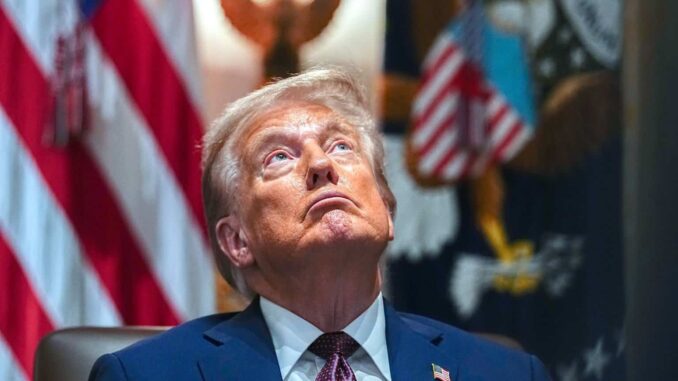 Gobierno de Trump demanda a Boston por políticas de refugio para migrantes