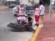 Le invaden carril a joven motociclista en el Ortiz Mena, queda herida