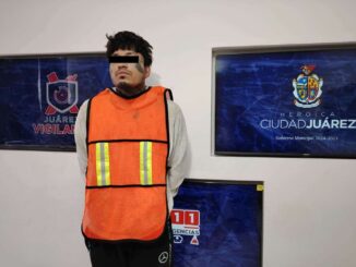 Detienen a dos por robar una motocicleta con violencia