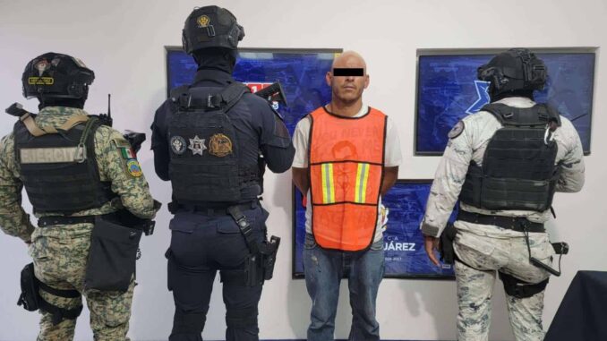 Arrestan a hombre con orden de aprehensión