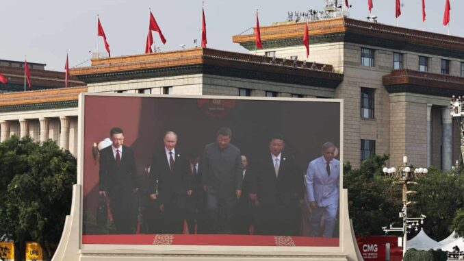 Xi inaugura junto a Putin y Kim el desfile por el fin de la Segunda Guerra Mundial