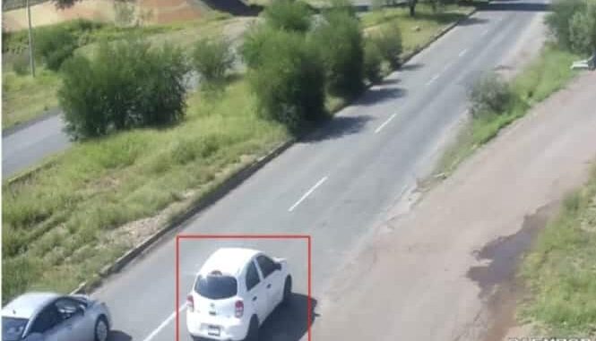 Municipales aseguran a tres asaltantes de transportistas que operaban cerca de la Puerta de Chihuahua