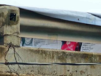 Colocan mantas con rostros de desaparecidos y movilizan a la policía