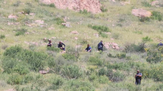 Rescatan a hombre que cayó en peñas del Cerro Colorado