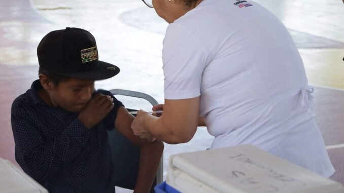 Gobierno del Estado continúa con las jornadas de vacunación contra el sarampión en la Sierra Tarahumara
