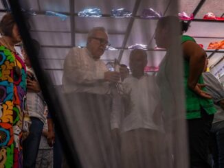 Gobernador Rocha Moya entrega apoyos a comunidades indígenas