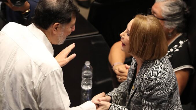 Laura Itzel Castillo asume presidencia del Senado mexicano con el compromiso de ser plural