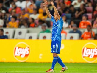 Los goleadores Jiménez y Giménez encabezan la selección mexicana para amistosos