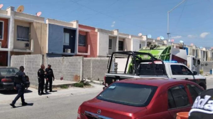 Abandonan cuerpo de bebé en camión recolector de basura en Escobedo, Nuevo León