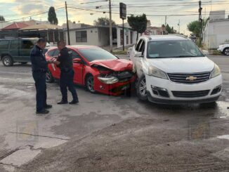 Choque en la avenida Américas deja dos mujeres lesionadas y fuertes daños